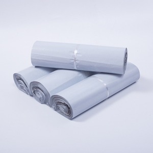 Sac de Courrier Chuang Lijie en Polyéthylène Blanc, 100% Matière Vierge, Auto-Adhésif, Étanche, pour l'Emballage de Vêtements - Product Image 3