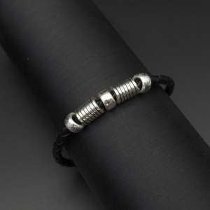 Acquista bracciale in vera pelle bracciale a fascia singola con perline in argento lucido - Product Image 5