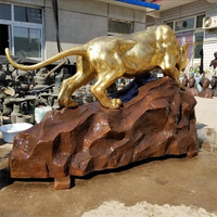 Sculpture d'animal grandeur nature en laiton, tigre abstrait, trois sculptures de tigre en bronze à vendre