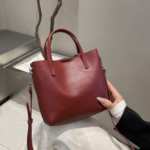 Sac Ando en cuir de vachette véritable, mini sac fourre-tout pour femme, sac à main seau avec bandoulière - Product Image 6