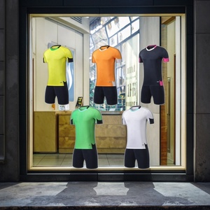 Vente en gros Vêtements de football verts Couleur Séchage rapide Uniforme de football Jeu d'équipe Ensemble d'entraînement Uniforme Adulte Enfants - Product Image 1