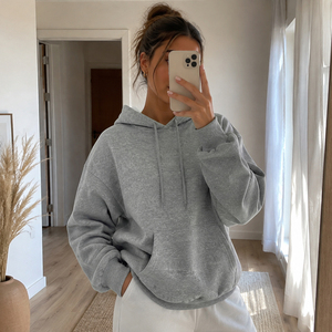 Sweat à capuche gris d'hiver en tricot avec strass et doublure polaire pour femme, coupe courte, coupe ample, style streetwear - Product Image 3