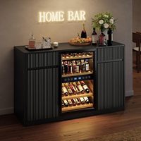 Meuble bar multifonctionnel en bois massif rainuré avec fente pour réfrigérateur, porte-bouteilles et porte-verres, station de charge pour bar à domicile