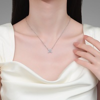 Collier fin en argent sterling 925 avec trèfle à quatre feuilles porte-bonheur et moissanite, chaîne croisée électroplaquée, pour femme, usage quotidien