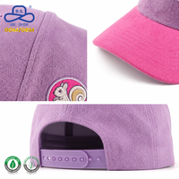 Topi Baseball Custom Dua Warna Bahan Katun Twill Premium dengan Bordir Gambar Tangan dan Bordir 3D Puff Logo Umum OEM