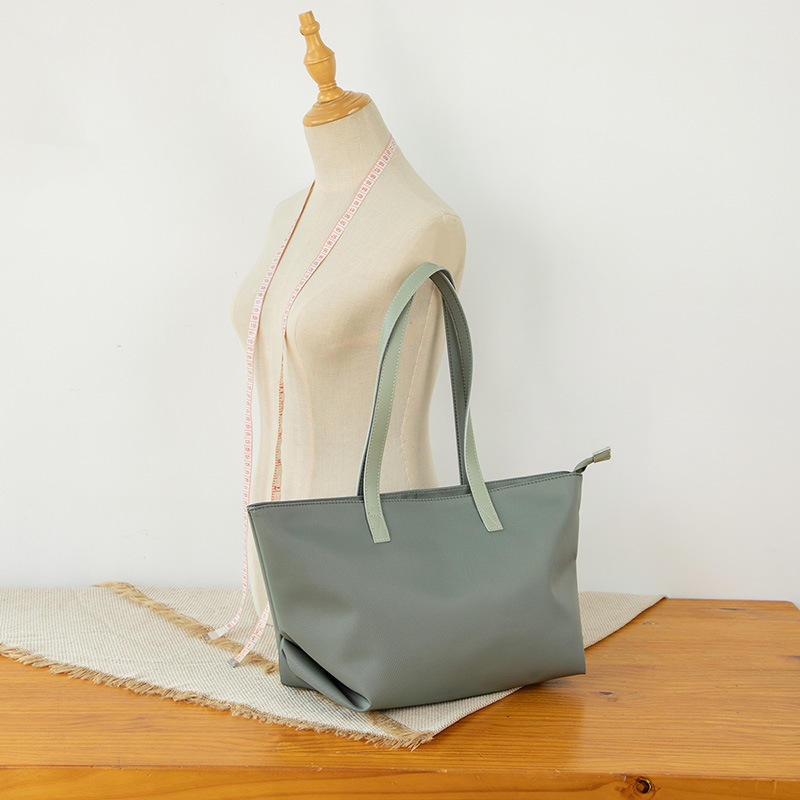 สีเขียวอ่อน