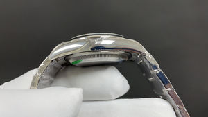 Verre saphir bleu lumineux de qualité supérieure avec revêtement anti-traces de doigts. Artisanat de premier ordre. Acier inoxydable de luxe - Product Image 5