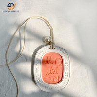 Accessoire de parfum d'ambiance artisanal : Sachet de cire parfumée, cadre en plâtre, décoration suspendue en plâtre pour voiture avec perle