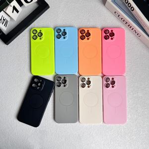 Para iPhone 16 Pro Max Funda de TPU sólida-Película de protección de lente, interior de terciopelo, botones galvanizados, anillo magnético, MOQ 100 - Product Image 1