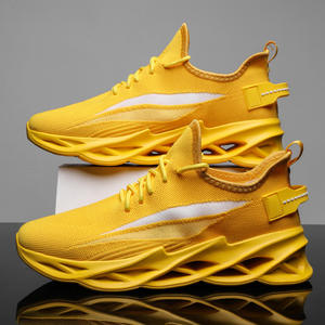 รองเท้าลำลองของผู้ชายแฟชั่นใหม่ดีไซน์ตาข่ายระบายอากาศและใส่สบายอเนกประสงค์และทันสมัยพร้อมคุณสมบัติกันลื่น - Product Image 2