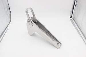 Accessoires marins <span class=keywords><strong>de</strong></span> <span class=keywords><strong>bateau</strong></span> à roulettes <span class=keywords><strong>d</strong></span>'<span class=keywords><strong>ancre</strong></span> <span class=keywords><strong>d</strong></span>'arc <span class=keywords><strong>de</strong></span> matériel <span class=keywords><strong>de</strong></span> l'acier inoxydable 316 poli par miroir pour le kayak <span class=keywords><strong>de</strong></span> <span class=keywords><strong>bateau</strong></span> <span class=keywords><strong>de</strong></span> yacht - Product Image 3