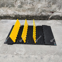 Rampe de protection de câbles modulaire en caoutchouc 3, 4 ou 5 canaux, robuste et portable pour la circulation, les événements, les scènes et les entrepôts