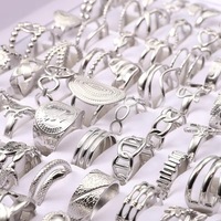 Bagues ajustables mixtes en gros, en acier inoxydable plaqué or 18 carats, bijoux de fiançailles et de mariage élégants pour femmes