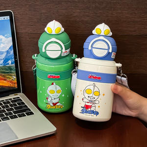 Botella de agua aislada para niños Ultraman, de acero inoxidable 316, con doble función de bebida, para uso escolar. - Product Image 1