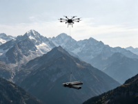 Pulvérisateur agricole UAV Shangfei à grande capacité, haute productivité, alimenté par batterie, construction en fibre de carbone pour utilisation agricole