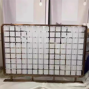 Fabricante <span class=keywords><strong>Metal</strong></span> Acero inoxidable cristal colgante pantalla divisor partición para Resort Hotel restaurante cabina entrada - Product Image 2