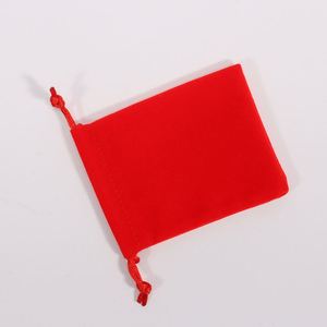 Bolsa de Joyería Reciclable de Terciopelo Rojo con Logotipo Personalizado, Cierre con Cordón, Multifuncional para Aretes, Pulseras y Collares - Product Image 6