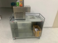 Machine coréenne multifonctionnelle Bingsu pour la fabrication de tarte à la neige Machine à glace auto-nettoyante avec chariot pliable