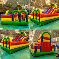 Structure gonflable commerciale combinée château rebondissant, toboggan et parcours d'obstacles pour enfants, avec souffleur, pour extérieur