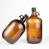 Carafe en verre avec poignée et couvercle en plastique noir, grande bouteille en verre pour l'eau, la bière, le cidre
