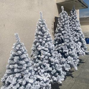 Pino Artificial con Soporte Metálico, Ramas Lujosas, Decoración Navideña, Árbol de Navidad con Nieve Artificial - Product Image 2