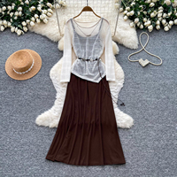 Ensemble élégant 2 pièces pour femme : Cardigan en maille ajourée et robe longue camisole, taille nouée, coupe ajustée, collection automne
