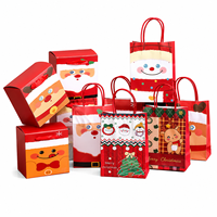 Sacs cadeaux en papier kraft personnalisés en gros, sacs pour fêtes de fin d'année avec poignées, motifs imprimés pour l'emballage de cadeaux de Noël