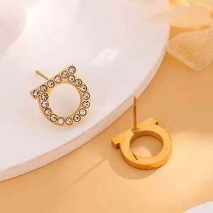 Pendientes de Acero Inoxidable EH537 con <span class=keywords><strong>Letra</strong></span> "D" y Diamantes, Hipoalergénicos y Resistentes a la Decoloración, Aptos para Hombres y Mujeres - Product Image 5