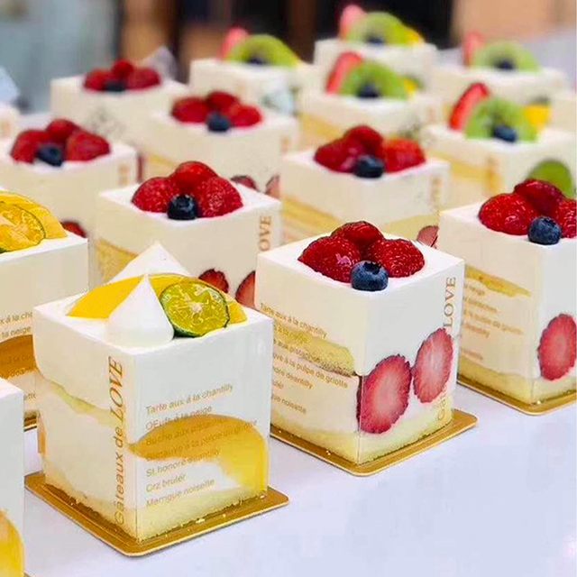 Square Mini Cake Boards Golden Mousse Boards Small Cupcake Bases Grease Proof Paper Dessert Tray Dessert Pastry Base for Baking