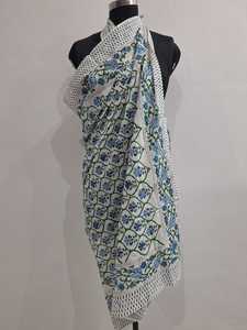 Traje de Baño para Mujer con Estampado Floral Sanganeri 100% Hecho a Mano con Técnica de Bloque, en Algodón Jaipuri, a un Precio Increíble - Product Image 2
