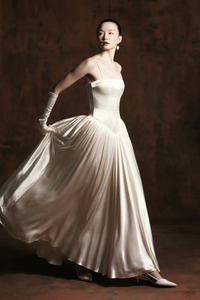 Robe longue trapèze en satin à fines bretelles pour <span class=keywords><strong>femme</strong></span> grande taille – <span class=keywords><strong>Tenue</strong></span> de soirée élégante pour <span class=keywords><strong>mariage</strong></span> et occasions formelles - Product Image 3