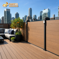Clôture de jardin composite en WPC, panneau en bois-plastique, écran de terrasse extérieur, résistant aux UV, poteau en aluminium, CE, OEM, usine