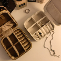 Boîte à bijoux portable élégante à imprimé léopard, fabriquée en Chine, pour boucles d'oreilles, bagues et colliers, petite boîte carrée imprimée