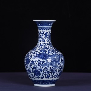 Vasi antichi in porcellana blu e bianca in ceramica tradizionale cinese per l'arredamento della stanza di studio - Product Image 2