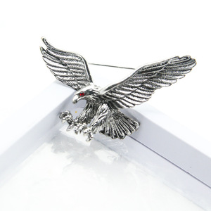 Broche <span class=keywords><strong>tendance</strong></span> pour <span class=keywords><strong>homme</strong></span> : Épingle de chemise avec badge d'aigle rétro imposant – Accessoire de <span class=keywords><strong>costume</strong></span>, idéal comme cadeau (vente en gros) - Product Image 3