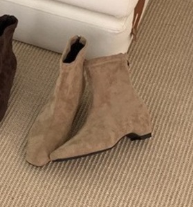 Nouvelles <span class=keywords><strong>Bottines</strong></span> Femme 2025 Style Français à Bout Carré et Talon Épais, Collection Automne/Hiver et Été – Bottes Tendance Cheryl Evergreen - Product Image 4