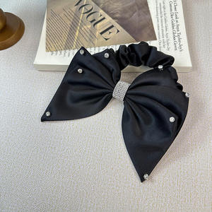 Shenglan Bandeaux de haute qualité pour femmes et filles Chouchous en satin cousus à la main avec perles Barrettes élastiques pour <span class=keywords><strong>cheveux</strong></span> - Product Image 5