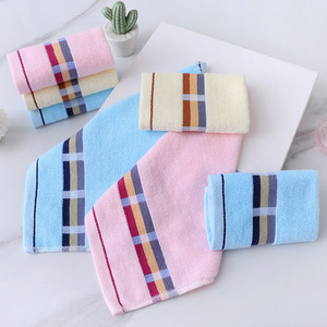 Vente en gros confortable bordure douce 100% coton <span class=keywords><strong>serviette</strong></span> de bébé dessin animé couleur unie 25*25cm <span class=keywords><strong>serviette</strong></span> carrée serviettes de visage <span class=keywords><strong>pour</strong></span> enfants - Product Image 4