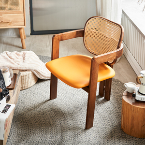 Estilo nórdico Madeira Sólida Cadeiras De Jantar Durável <span class=keywords><strong>Formula</strong></span> Shaped Rattan Backrests Wicker Tecido Almofadas para Quarto Villa Casa
