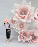 Décor de mariage fait main : Grande fleur d'orchidée en organza pour décoration de mariage, vitrine, taille personnalisée, fleurs géantes