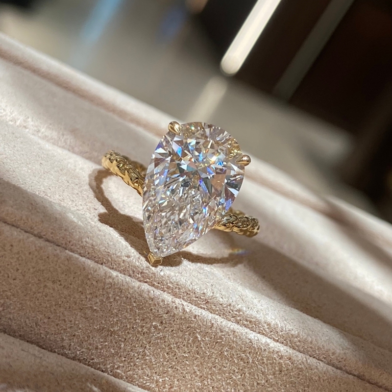 18K yellow gold