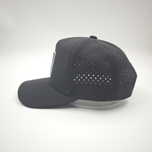 Gorra de Golf Modernista de Cinco Paneles, Sólida e Impermeable, con Emblema de Silicona Personalizado, Bajo MOQ, OEM, Perforada con Láser, Transpirable, Estilo Urbano - Product Image 5