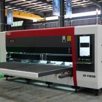 Machine de découpe laser à fibre avec couvercle 1500*3000MM 6000W pour le traitement de tôles métalliques Haute Précision