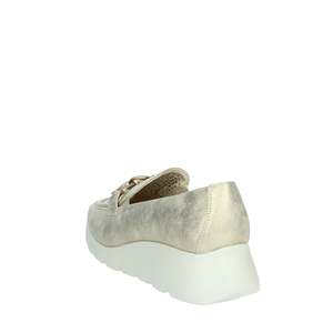 Amarpies Mocasines de mujer AMD28405 Zapatos planos color platino con diseño perforado y suela gruesa - Product Image 2