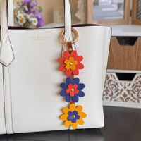 Breloques de fleurs colorées pour porte-clés, pendentif de décoration pour sac, breloques en cuir pour sac à main, bricolage