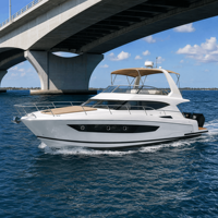 Yacht Flybridge de 9,93 m avec pont en teck, plateforme de bain, 3 chambres avec salles de bain privées, deux lits jumeaux, 300 CV, moteur hors-bord quatre temps, CCS, 12 personnes, 35 nœuds