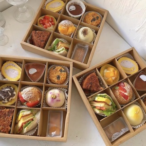 Boîte en papier kraft personnalisée pour boulangerie, boîte en papier kraft avec fenêtre pour <span class=keywords><strong>croissant</strong></span>, boîte d'emballage en papier personnalisée pour pâtisserie danoise - Product Image 1