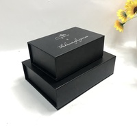 Coffrets cadeaux magnétiques de luxe noirs pour thé chocolat truffe recouvert d'emballage de fraise stratification brillante gaufrage revêtement UV