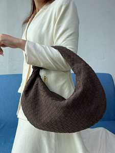 Sac à main en daim demi-lune noué, sac sous le bras en tissu doux, sac rétro tissé à la main avec nœuds - Product Image 6