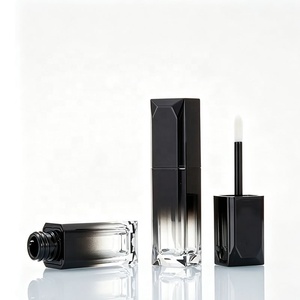 Envase Cosmético Cuadrado de Plástico de 5 ml en Degradado Rosa/Negro para Brillo Labial y Rubor, con Tapa de Rosca y Aplicador de Brocha, Impresión Serigráfica - Product Image 4